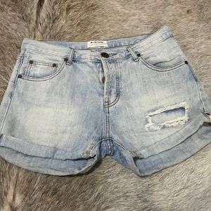 One Teaspon Chargers -light wash denim shorts